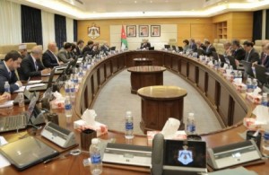 مجلس الوزراء يقرّر تمديد العمل بإصدار البطاقة الذكيّة حتى نهاية أيلول المقبل