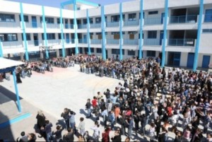 حقيقة وقف رواتب 22 الفاً من العاملين في الأونروا !!