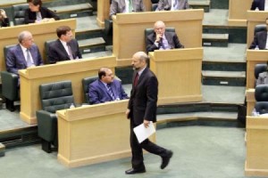 مصادر برلمانية : توقعات بحجب (40) نائبا ثقتهم عن الرزاز