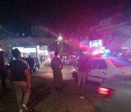 بالصور...مشاجرة جماعية في حي معصوم بالزرقاء ..والاجهزة الامنية تتدخل