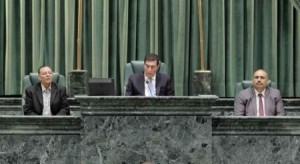 البرلمان يَقصِف وزراء الرزاز بخُشونة .. هُجوم حاد على وزيرة الإعلام