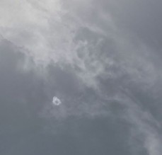 الدفاعات الجوية السعودية تعترض صاروخا باليستيا فوق نجران