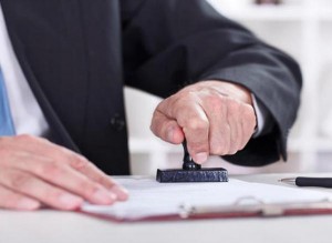 توقيف ثلاثة أشخاص على خلفية تزوير شهادات توفل