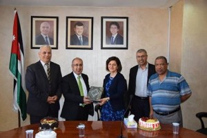 إحالة الرطروط على التقاعد بناء على طلبه