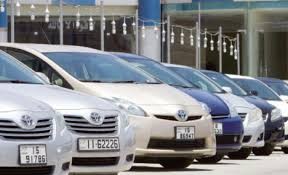 مصدر حكومي يوضح حقيقة هروب تاجر سيارات شهير خارج الأردن