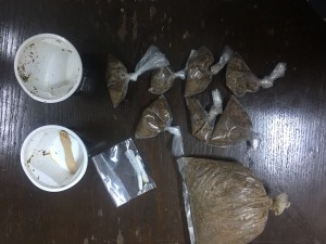 القبض على (8) من مروجي المخدرات خلال مداهمات امنية بمناطق مختلفة بالمملكة .. صور