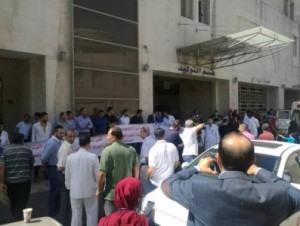 الرزاز يلتقي "النقابات الصحية" الخميس بعد تعليق "الأطباء" تصعيدها