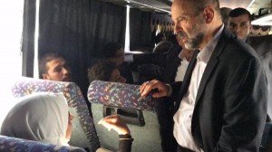 بالصور ...الرزاز يستمع للركاب بمجمع الشمال في طبربور