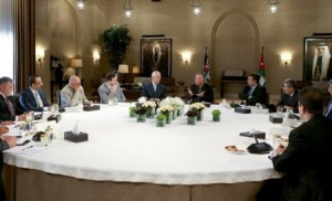 الملك يلتقي عددا من الإعلاميين والكتّاب الصحفيين