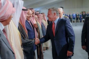 الملك يلتقي وجهاء وشيوخ البادية الأردنية .. صور