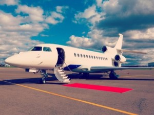 نائب سابق يقترح على الحكومة السماح بتملك الطائرات