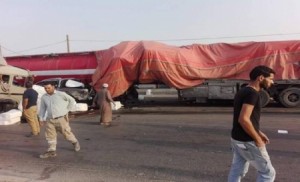 بالصور .. اصابة 5 أسخاص اثر تدهور تريلا واصطدامها بشاحنة وسيارة  بالشونة الجنوبية