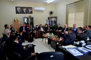 رئيس "عمان الأهلية" يلتقي عميد وأساتذة كلية الحقوق بحضور عميدة البحث العلمي