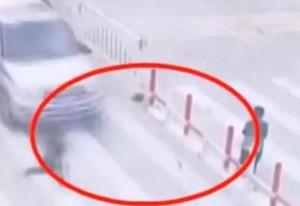 عمان : الطفل المصاب بحادث دهس في منطقة حسبان يلتحق بوالده و يفارق الحياة متأثراً بجراحه