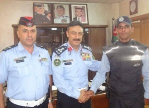 بإيعاز من مدير الامن العام...تكريم رقيب سير