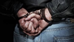 بالتفاصيل..مطلوب خطير بقضية سلب مركبة واطلاق نار باتجاه دورية في قبضة البحث الجنائي