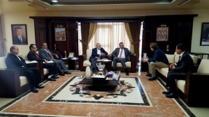 بحث سبل التعاون بين جامعة عمان الأهلية وجامعة ساندرلاند البريطانية