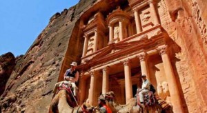 السياحة ترفض اعفاء 30 برفسورا أجنبيا من رسوم دخول المواقع الاثرية