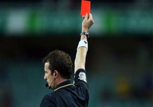 لاعبون تلقوا أكبر عدد من البطاقات الحمراء في التاريخ (شاهد)