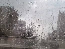 انقلاب مفاجئ في حالة الطقس و تساقط للامطار بأنحاء مختلفة من المملكة