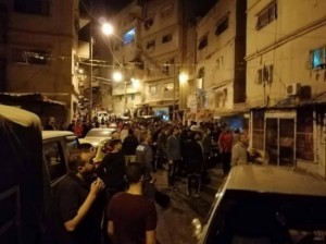 بالصور .. القبض على مروج مخدرات من قبل مواطنين في حي الطفايلة