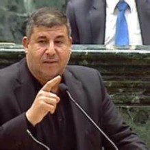 بعدما اصبح "ايقونة" بتكريم ملكي .. محاولات لاسقاط السعود من رئاسة "فلسطين النيابية"