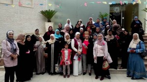 حملة توعوية لكلية التمريض بجامعة عمان الاهلية حول سرطان الثدي بعنوان "صحتك أولويتنا "