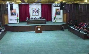 الطراونة للنواب :"ممكن ما نضحك، لأنه احنا في جلسة جدية جدا"