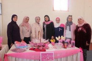 مدارس النظم الحديثة تقيم فعالية اليوم الوردي بالتعاون مع مركز الحسين للسرطان