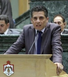 نائب يستقيل من اللجنة الاقتصادية احتجاجا على قانون الضريبة