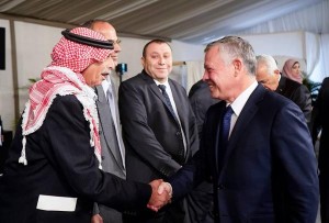 الملك يلتقي ممثلي الفعاليات الشعبية في المخيمات