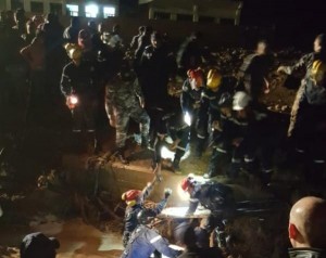 استشهاد أحد غطاسي الدفاع المدني أثناء البحث عن ناجين من السيول.