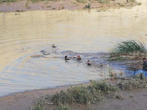 اللواء البزايعة : (500) عسكري يشاركون بتمشيط منطقة البحر الميت للبحث عن الطفلة المفقودة