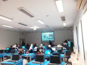 فريق الروبوت يعقد ورشة تدريبية لطلبة ماجستير تكنولوجيا التعليم في الجامعة العربية المفتوحة