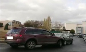 تحويل السيدة الغاضبة التي تسببت بحادث في عمان للمركز الامني