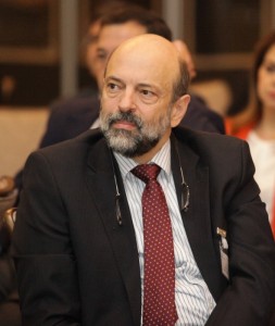 الرزاز: ملتزمون بعدم إغلاق أي ملف فساد ولا أحد فوق القانون