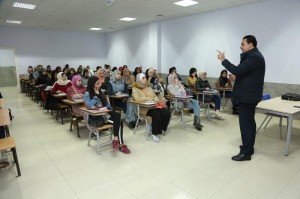 مكافحة المخدرات تقدم محاضرة توعية في جامعة البترا