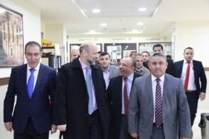 بالصور.....الرزاز: لانعترض على الهتافات المطالبة بالاصلاح واسقاط الحكومة بل على المسيئة منها