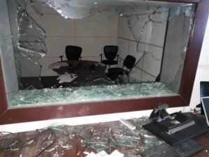 غزة..مجهولون يقتحمون مقر إذاعة وتلفزيون فلسطين ويحطمون محتوياته