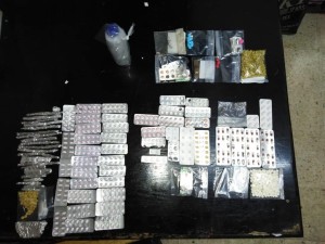 بالصور...حملة أمنية تسفر عن القاء القبض على 5 أشخاص من مروجي المخدرات في الزرقاء