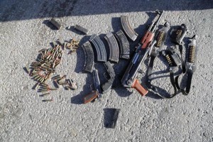 بعد تبادل لاطلاق النار مع الامن .. ضبط 4 اشخاص يخزنون المخدرات