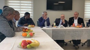 رئيس بلدية شقيب السلام " مناطق 48" وعدد من الوجهاء يستقبلون وفدا من جامعة عمان الاهلية لغايات التحاق ابنائهم بالدراسة الجامعية