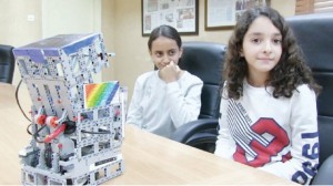 جمارك المطار تفرج عن "روبوتات اليوبيل"