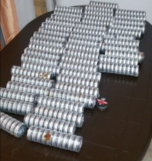 بالصور .. الجمــــارك الأردنية تحبط تهريب عملات أجنبية وعتاد بنادق صيد