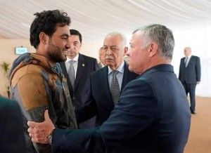 بالصور .. ما قصة ابو عرب الميكانيكي الذي تناول الطعام على مائدة الملك ؟