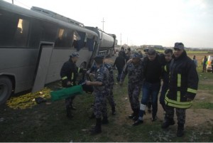 بالصور...إصابة (20) شخص إثر حادث تصام بين حافلة وصهريج في اربد