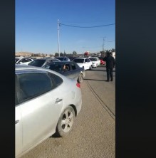 الاردنيون يتهافتون على محطات المناصير للحصول على البنزين المجاني بقيمة (5) دنانير .. صور