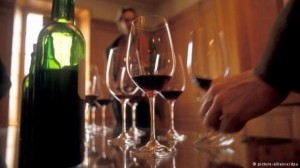 أبرزها مشروبات روحية ... جمرك عمان يتعامل مع قضايا تهريب "نوعية"