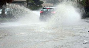 طقس العرب : أمطار شديدة الغزارة وأجواء عاصفة خلال الساعات القادمة وتحذيرات هام للمواطنين