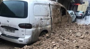 بالصور ... انهيار يغلق طريقا في الجوفة بالعاصمة عمان